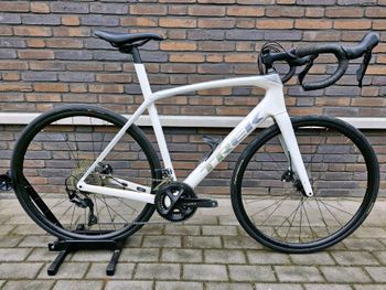 Trek Domane Shimano 105 2022 Road & Gravel usato