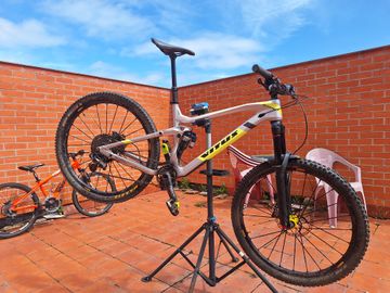 Used Vitus Sommet CRX 2017 2017 MTB