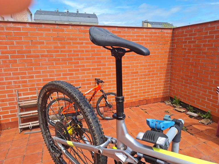 Tweedehands Vitus Sommet CRX 2017 2017 Mountainbike — afbeelding 4 van 6