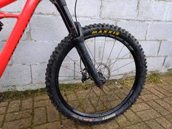 Used Specialized Enduro Comp 2018 2018 Mountainbike, Red — image 16 of 18