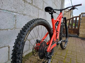 Used Specialized Enduro Comp 2018 2018 Mountainbike, Red — image 14 of 18