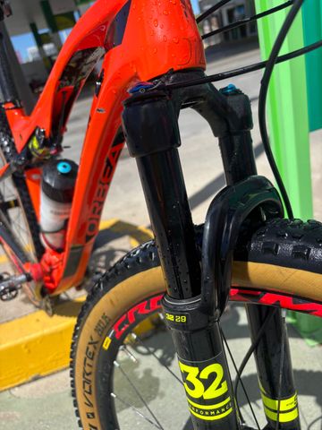 Used Orbea OIZ M30 2019 2019 Mountainbike, Red, 27.5, 29 — image 5 of 10