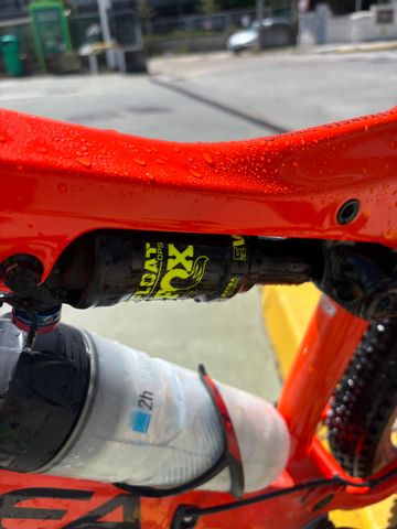 Used Orbea OIZ M30 2019 2019 Mountainbike, Red, 27.5, 29 — image 6 of 10