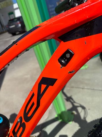 Used Orbea OIZ M30 2019 2019 Mountainbike, Red, 27.5, 29 — image 3 of 10