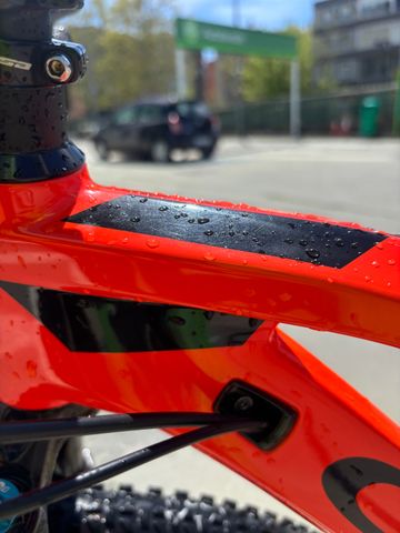Used Orbea OIZ M30 2019 2019 Mountainbike, Red, 27.5, 29 — image 8 of 10