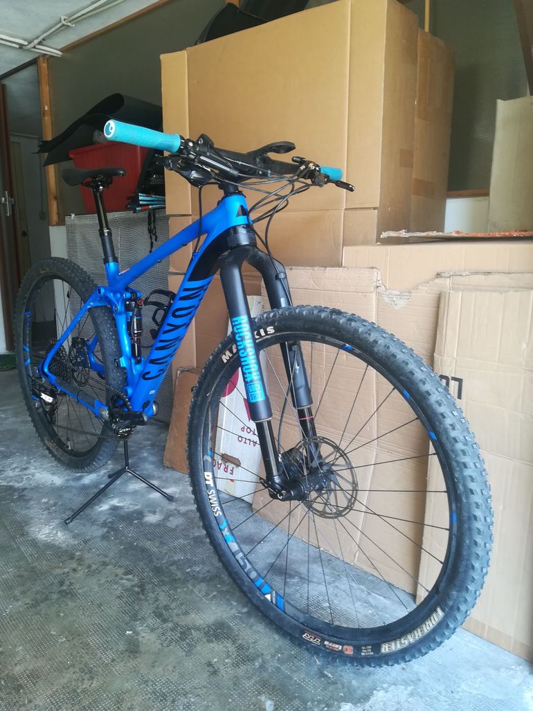 Brugt Canyon Lux CF 9.0 Pro Race Team 2018 2018 Mountainbike — billede 2 af 7