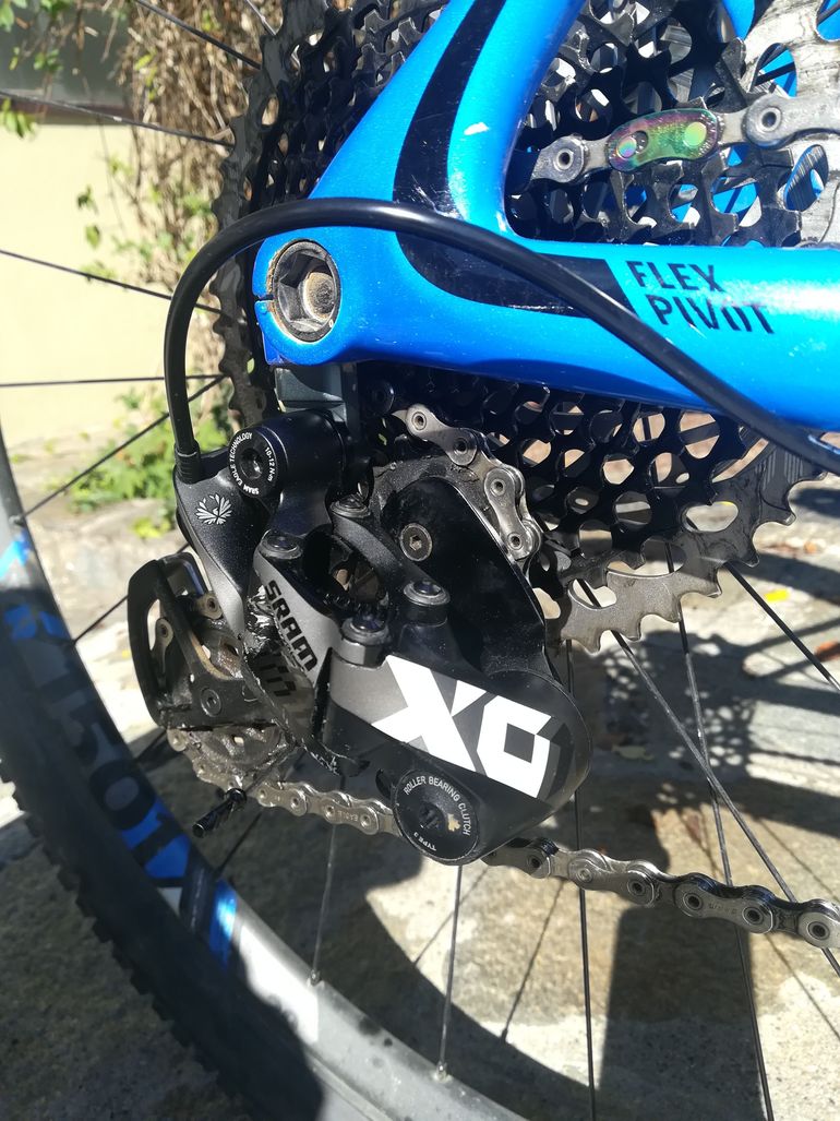 Brugt Canyon Lux CF 9.0 Pro Race Team 2018 2018 Mountainbike — billede 6 af 7