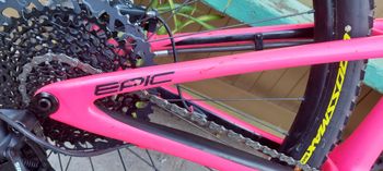 Used Specialized Specialized Epic Comp Carbon 1x 29” Rosa Fluo/nero 2017 Mountainbike, Rot — image 6 of 9
