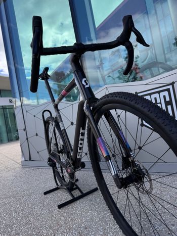 Used Scott Addict Gravel 30 2025 Road & Gravel, Black — image 14 of 16