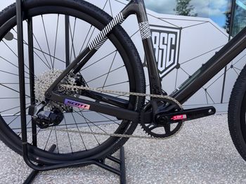 Used Scott Addict Gravel 30 2025 Road & Gravel, Black — image 3 of 16