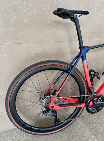 Orbea GAIN M20i 20mph 2024 2024 Road & Gravel usato, Rosso — immagine 3 di 11