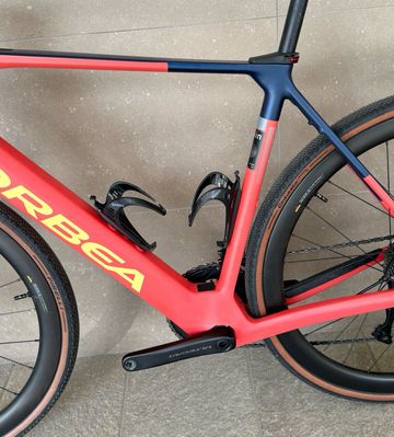 Orbea GAIN M20i 20mph 2024 2024 Road & Gravel usato, Rosso — immagine 8 di 11