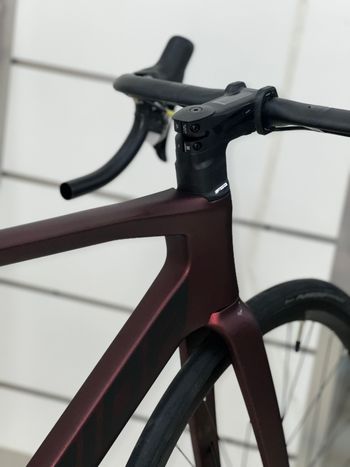 Merida REACTO 6000 Di2 2024 2024 Road & Gravel usato, Rosso — immagine 2 di 3