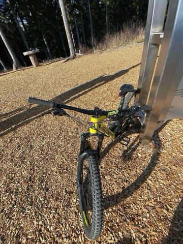 Rocky Mountain Altitude Shimano Deore XT Mountainbike usato, Verde — immagine 2 di 3