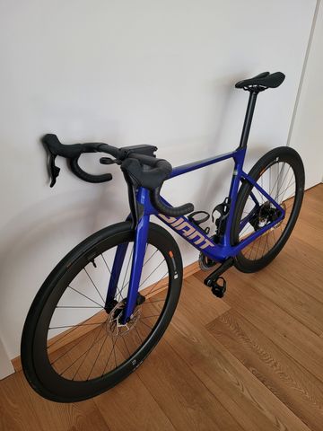 Used Giant Propel Advanced 1 2024 2024 Road & Gravel, Blue — image 8 of 10