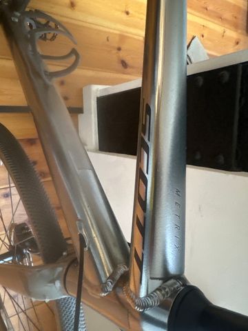 Used Scott Metrix 30 EQ 2022 Road & Gravel, Light Gray — image 3 of 5