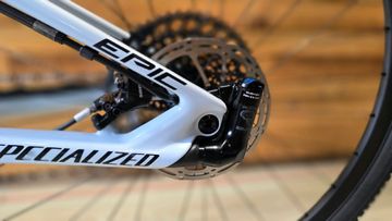 Used Specialized Epic Expert 2023 2023 Mountainbike, White, 29 — image 11 of 12