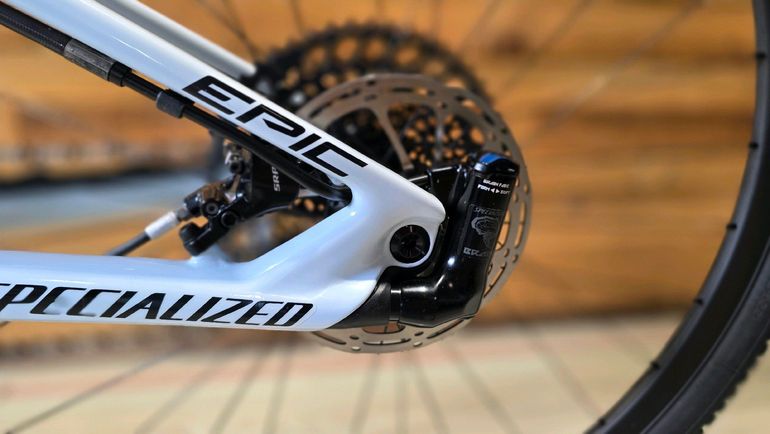 Used Specialized Epic Expert 2023 2023 Mountainbike, White, 29 — image 11 of 12