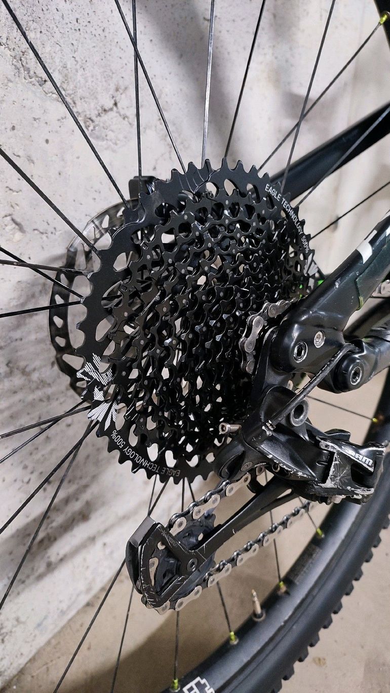 Specialized Comp M5 2017 Mountainbike de segunda mano, Negro — imagen 2 de 5