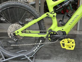 Canyon Spectral:ON CF 6 2021 2021 Mountainbike usato, Verde — immagine 3 di 5