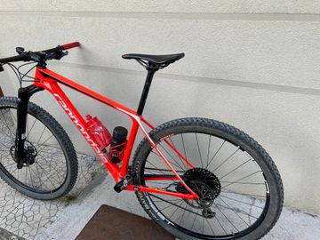 Używany Cannondale F-Si Carbon 3 2019 2019 Mountainbike — zdjęcie 7 z 9