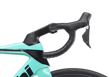 Used Bianchi Oltre Comp Ultegra Di2 2023 2023 Road & Gravel — image 1 of 6