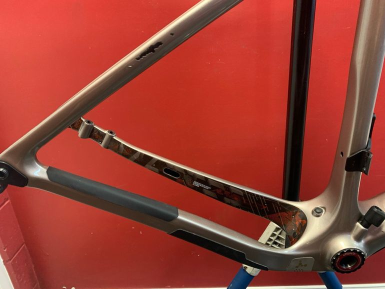 Used Argon 18 Dark Matter 2022 Road & Gravel, Light Gray — image 8 of 18