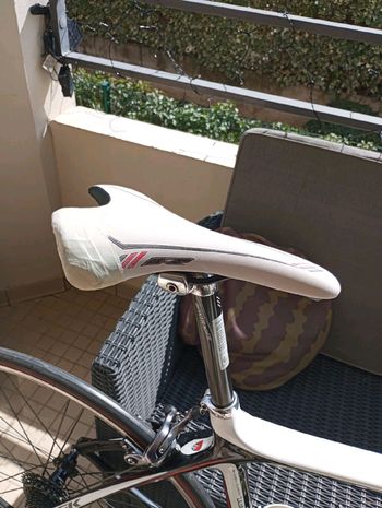 Used Trek Madone Shimano Ultegra 2013 Road & Gravel, White — image 2 of 10