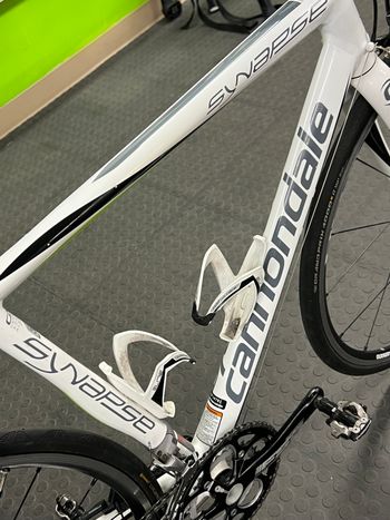 Used Cannondale Cannondale Synapse 5 Women's Carbon Road Bike 2013 Road & Gravel, White — image 4 of 6