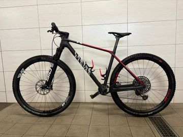 Used Canyon Exceed CF SLX 9 2022 2022 Mountainbike, Black, 29 — image 2 of 16