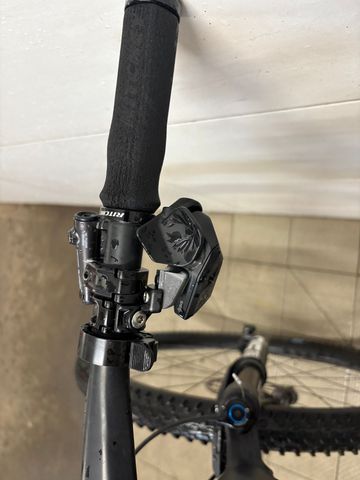 Used Canyon Exceed CF SLX 9 2022 2022 Mountainbike, Black, 29 — image 8 of 16