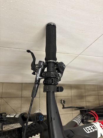 Used Canyon Exceed CF SLX 9 2022 2022 Mountainbike, Black, 29 — image 7 of 16