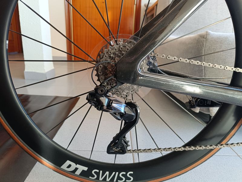Używany Canyon Aeroad CFR Di2 2025 2025 Road & Gravel — zdjęcie 3 z 6
