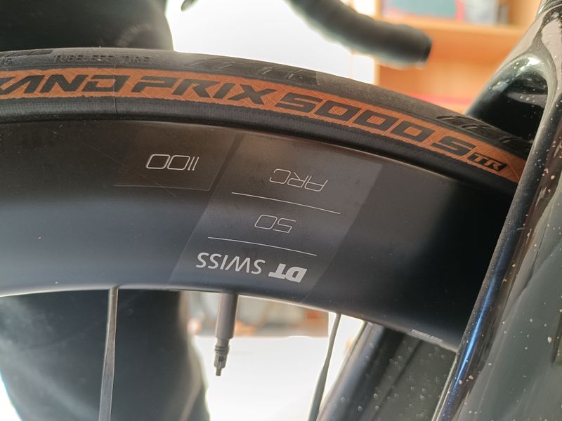 Używany Canyon Aeroad CFR Di2 2025 2025 Road & Gravel — zdjęcie 2 z 6