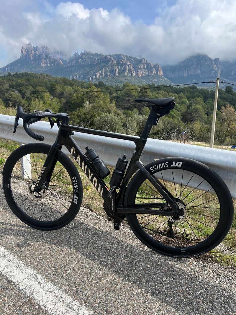 Używany Canyon Aeroad CFR Di2 2025 2025 Road & Gravel — zdjęcie 1 z 6