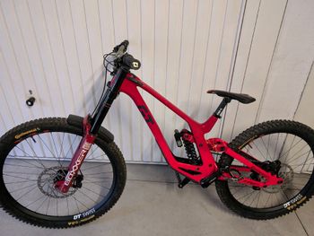 Used GT Fury 2024 Mountainbike, Red — image 7 of 9
