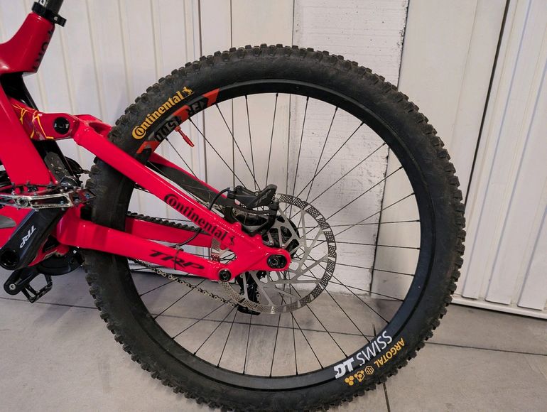 Used GT Fury 2024 Mountainbike, Red — image 3 of 9