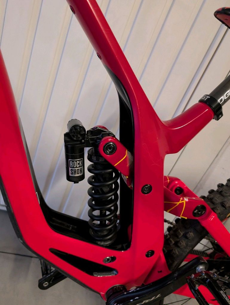 Used GT Fury 2024 Mountainbike, Red — image 6 of 9