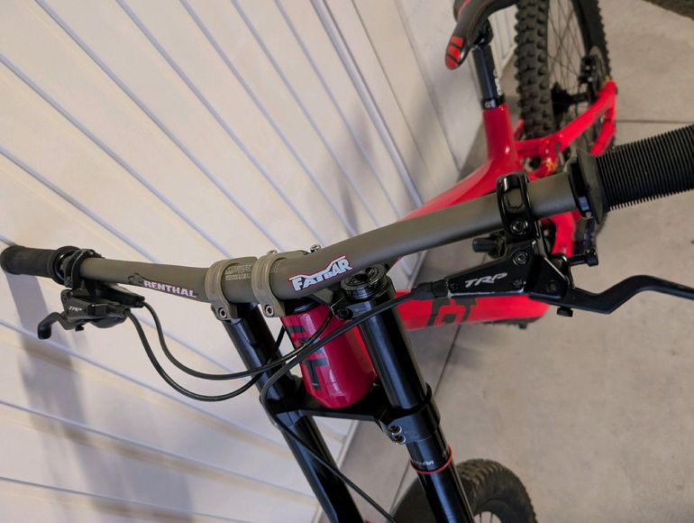 Used GT Fury 2024 Mountainbike, Red — image 8 of 9