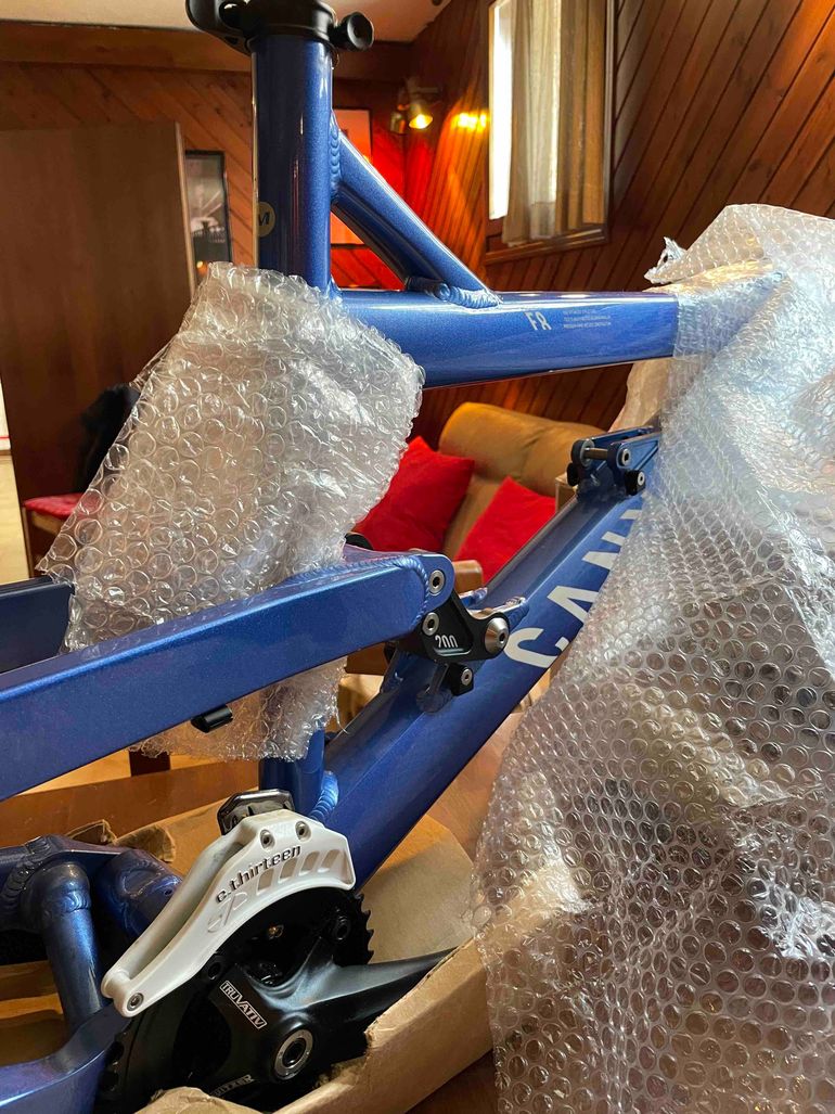 Used Canyon Torque FRX F8 Frameset 2010 Mountainbike, Blue — image 2 of 3