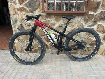 Berria MAKO 5 2022 2022 Mountainbike d'occasion — image 9 sur 10