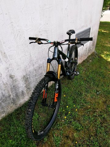 Używany Commencal Meta Tr 2022 Unique 2022 Mountainbike — zdjęcie 2 z 3