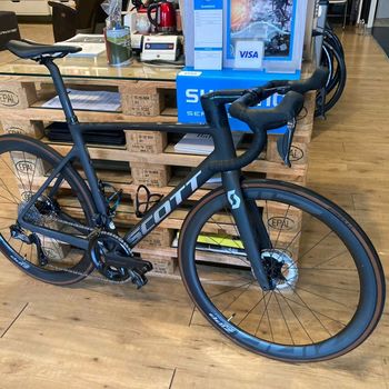 Used Scott Ultimate 2024 Road & Gravel, Black — image 3 of 7