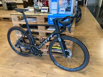 Used Scott Ultimate 2024 Road & Gravel, Black — image 5 of 7
