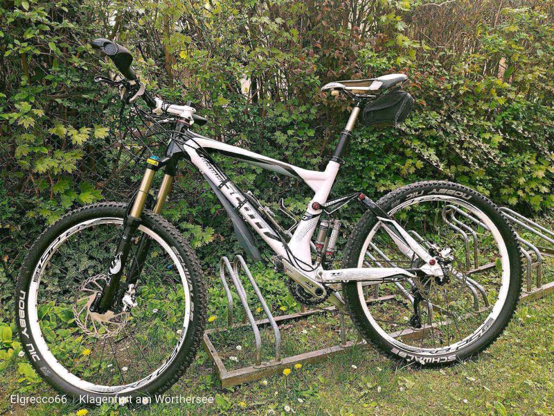 Used Scott Genius 20 2012 Mountainbike, White — image 1 of 2