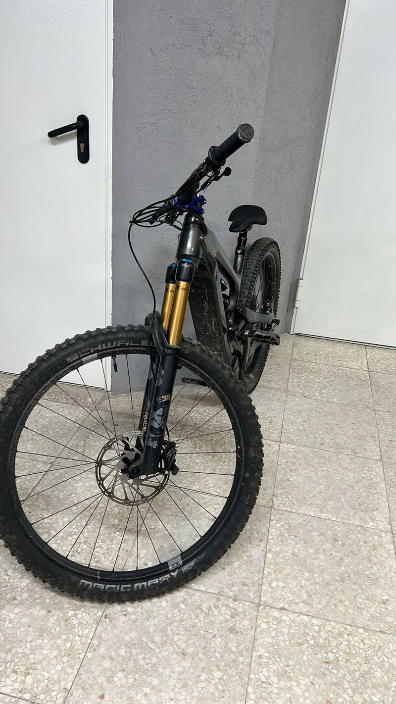 Used YT Industries DECOY Elite 2020 2020 Mountainbike, Light Gray, 29, 27.5 — image 2 of 3