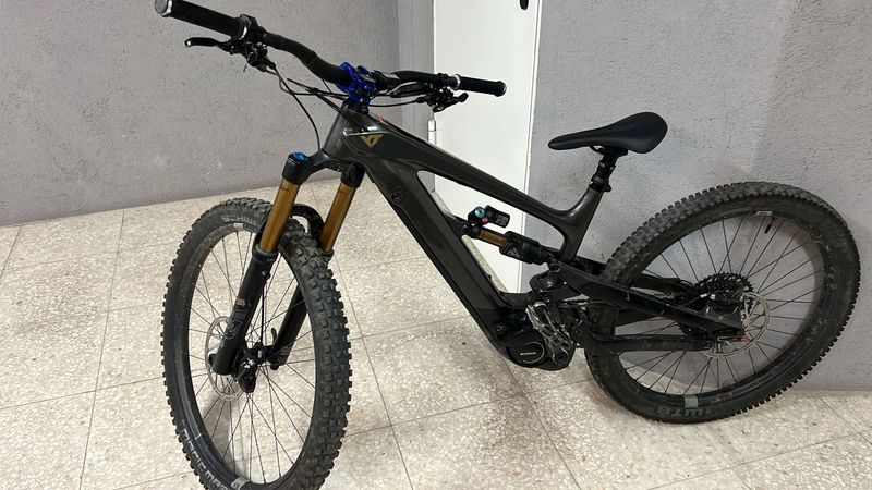 Used YT Industries DECOY Elite 2020 2020 Mountainbike, Light Gray, 29, 27.5 — image 1 of 3