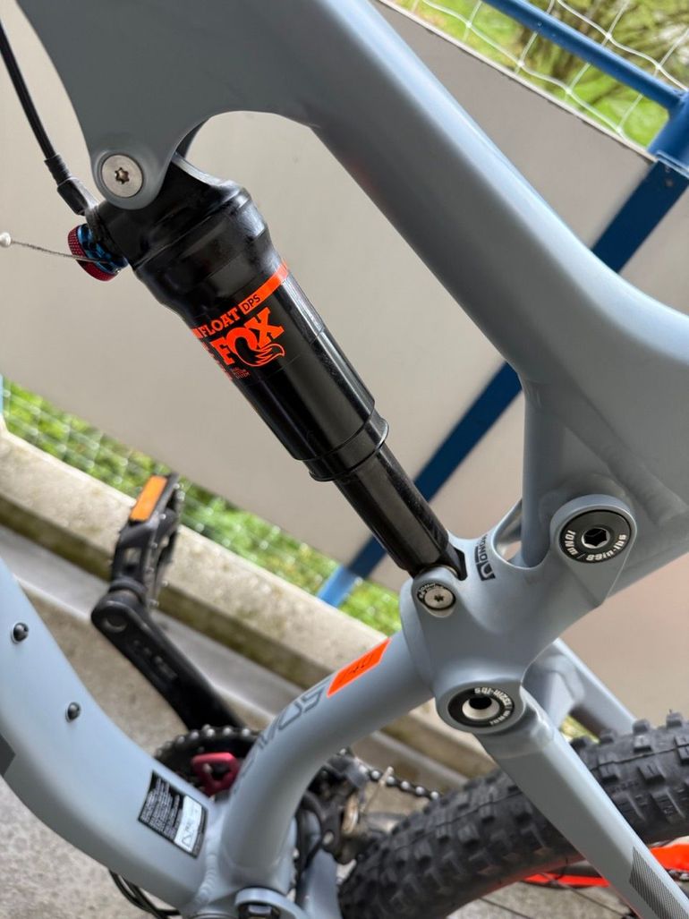 Used Scott Genius 740 2017 2017 Mountainbike, Light Gray, 27.5 — image 6 of 9