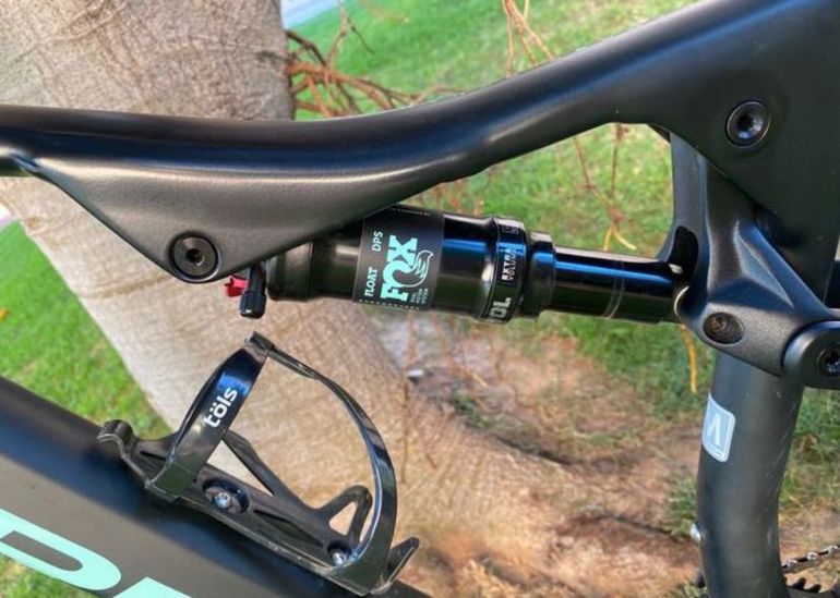 Orbea Oiz Shimano Deore 2022 Mountainbike usato, Nero — immagine 2 di 5