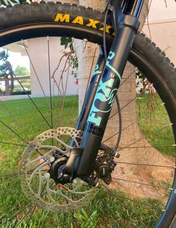 Orbea Oiz Shimano Deore 2022 Mountainbike usato, Nero — immagine 4 di 5